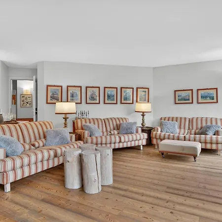 Casa Elegante, Vista Panoramica, 4 Camere, Chesa Saura * La Punt-Chamues-ch